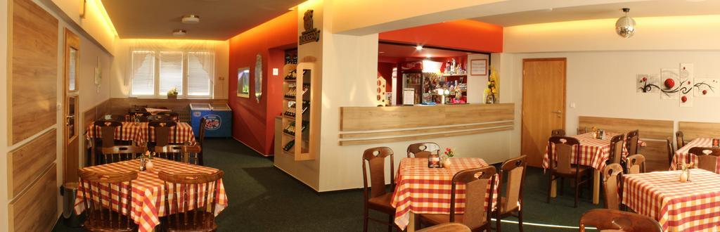 Hotel U Prehrady Morávka エクステリア 写真